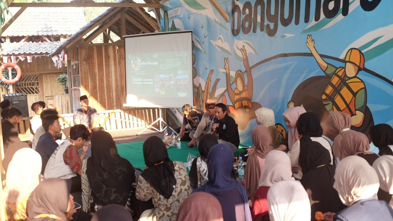 Semarak Mbeber Kloso: Inisiatif Santri Al-Hikam Sukses Bangun Sinergi DIMAS dalam Peresmian Mural