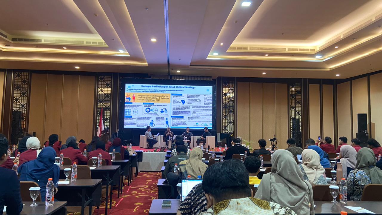 Sadar Literasi Digital, Santri Pesantren Mahasiswa Al-Hikam Malang Hadiri Diskusi Publik Komdigi