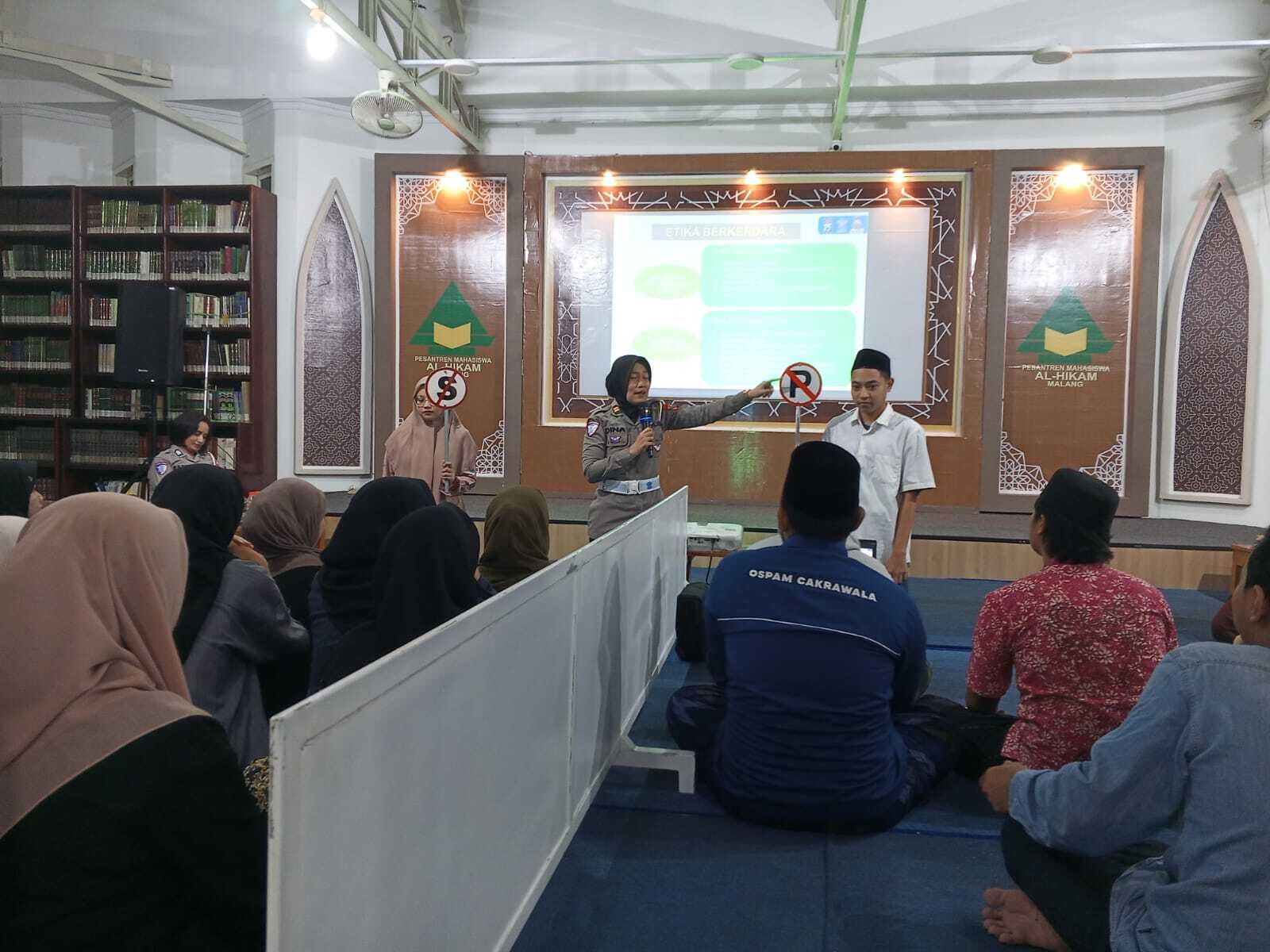 Polresta Malang Kota Gandeng Para Santri Al-Hikam Jadi Pelopor Keselamatan Jalan Raya