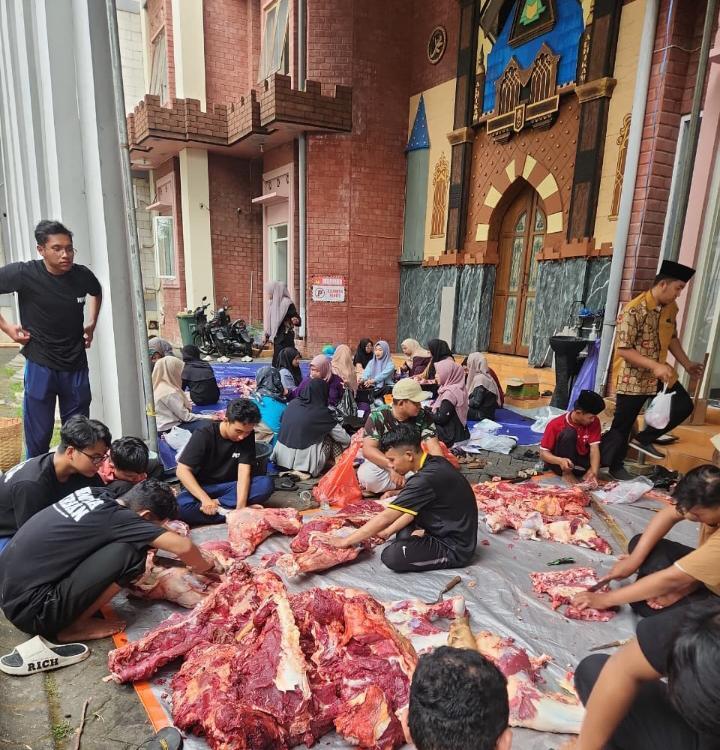 Idul Adha 1447 H: Disokong Tokoh Nasional, Pesma Al-Hikam Malang Tebar Berkah Hewan Qurban