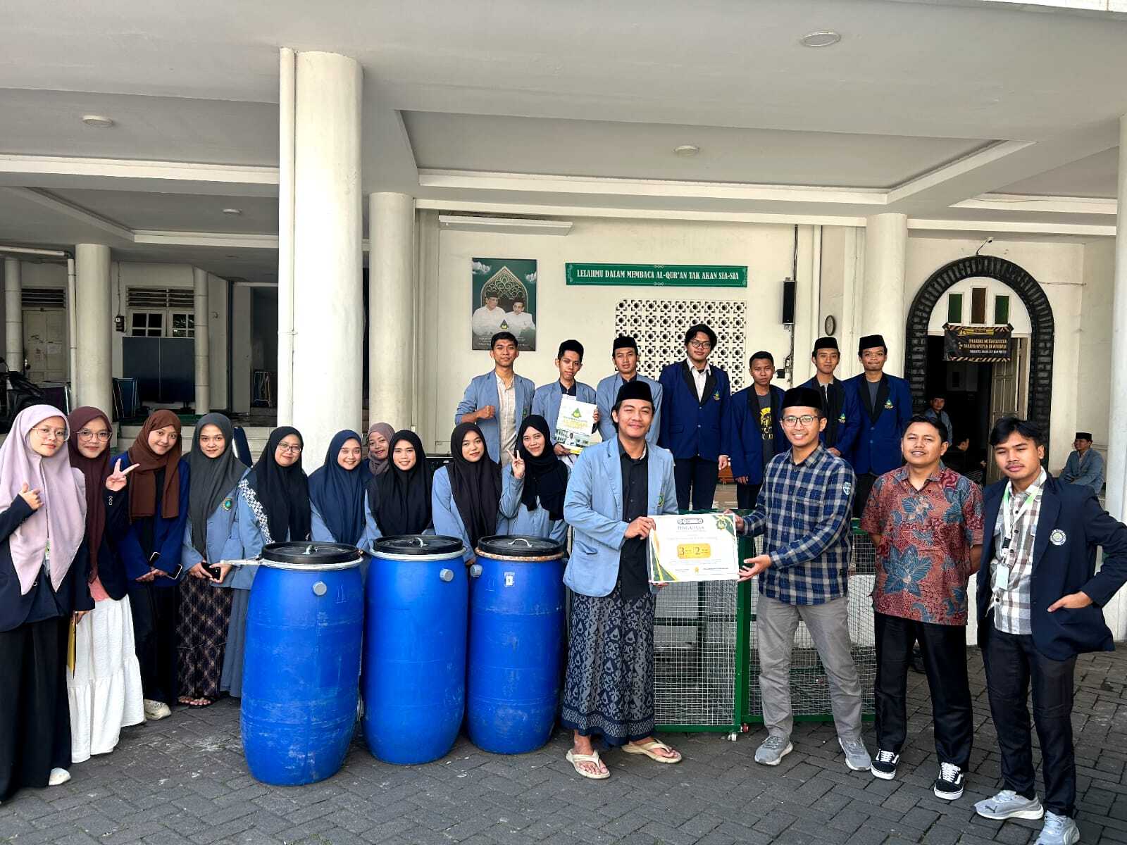 Ubah Sampah Jadi Berkah, Tim BBM Mandiri UM Hadirkan Sistem Ekonomi Sirkular di Pesma Al-Hikam